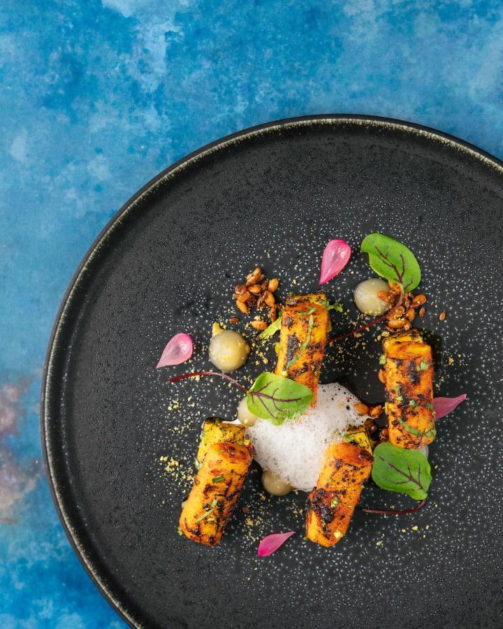 The Lalit London Hotel Exterior foto A dish from the restaurant